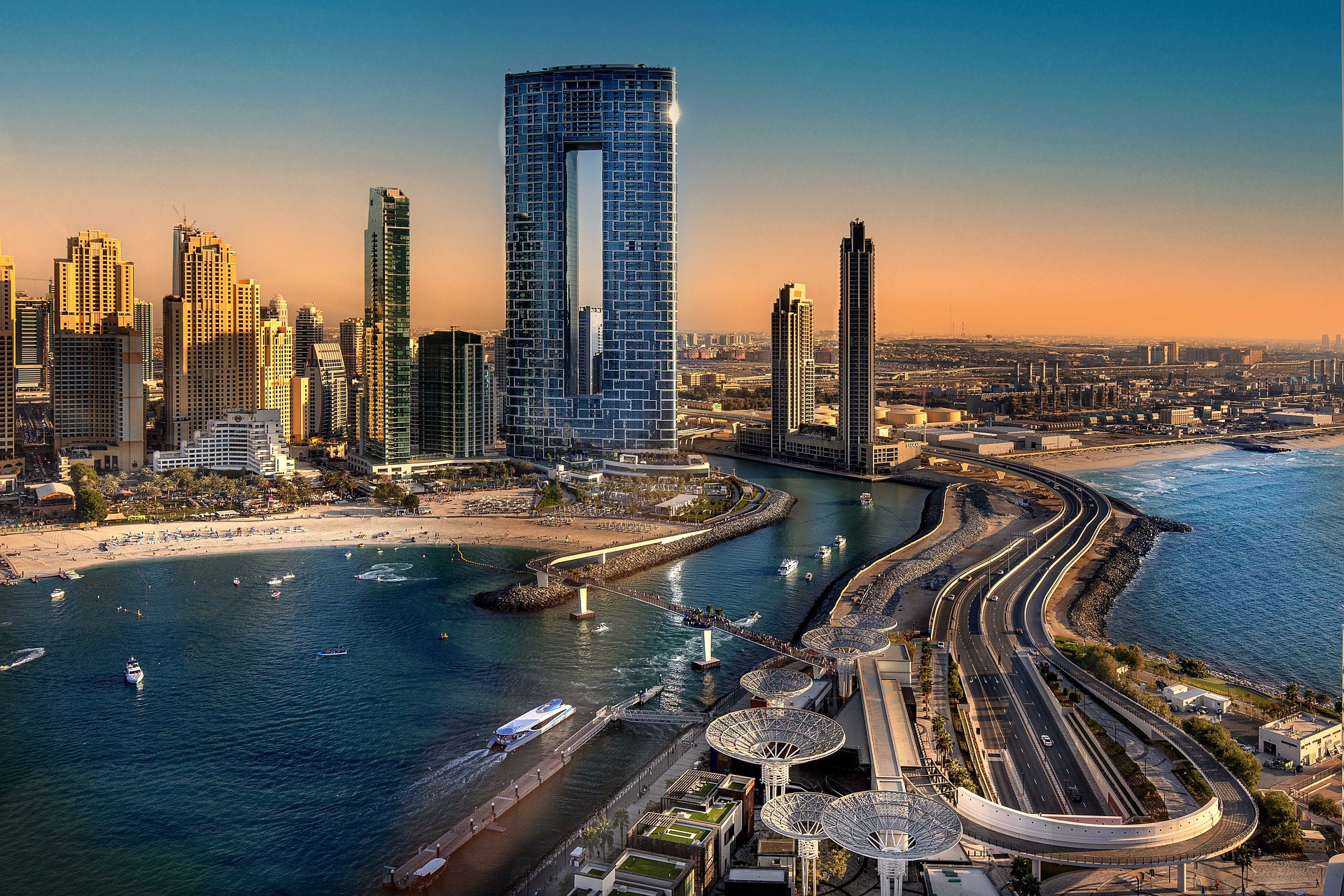 Mainland vs. Free Zone vs. Offshore Business Setup in UAE: Which is Right for You?